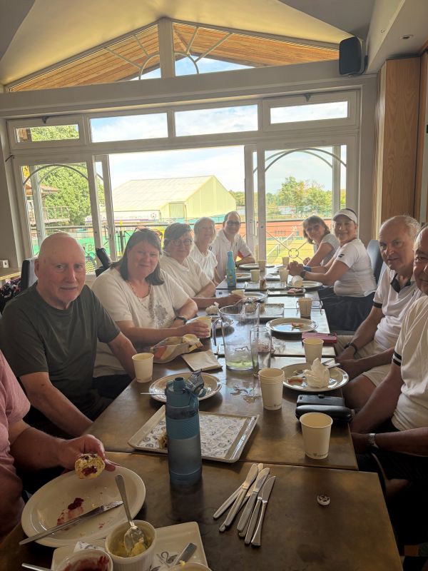 Middlesex & Surrey walking tennis players enjoying a social lunch